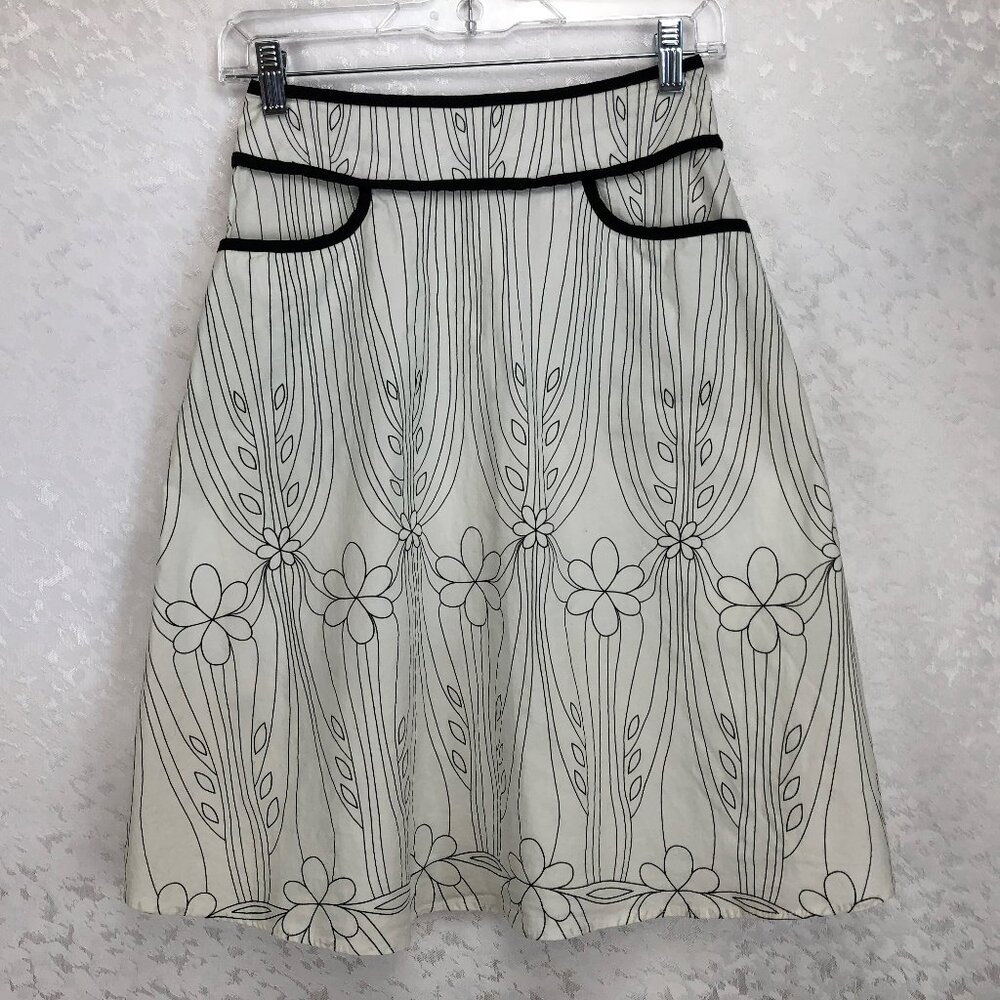 Blossom White & Black Timeless A-Line Floral Print Skirt